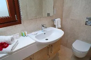 Hotel Aphrodite Hills Residences 5*