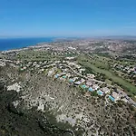 Aphrodite Hills Residences 호텔