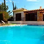 호텔 Aphrodite Hills Residences 코우클리아