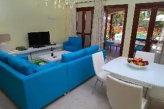 Hotel Aphrodite Hills Residences 5*