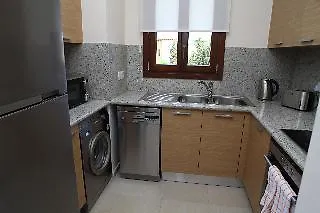 Aphrodite Hills Residences מלון